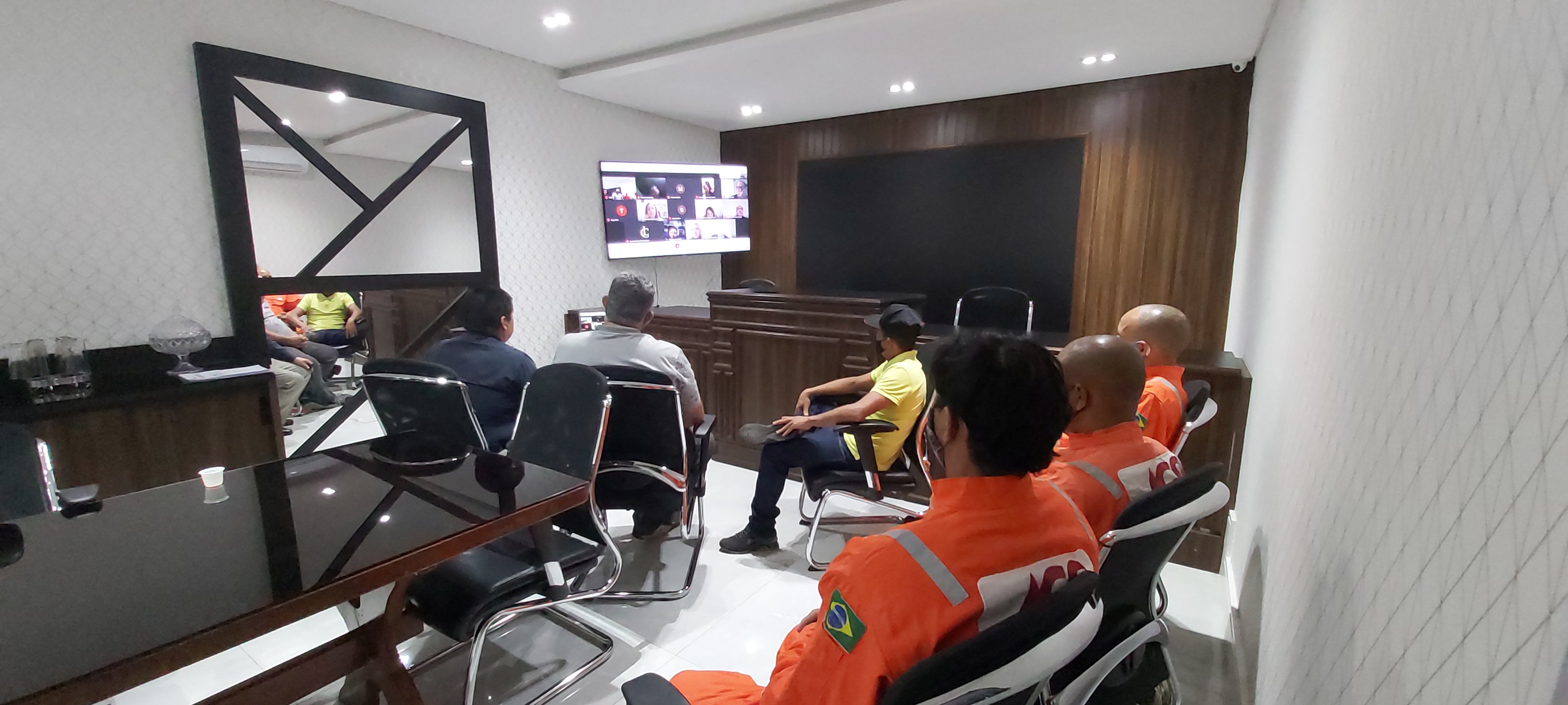 Sintricom, Feticom e Trabalhadores AGS conquistam acordo coletivo e encerram greve