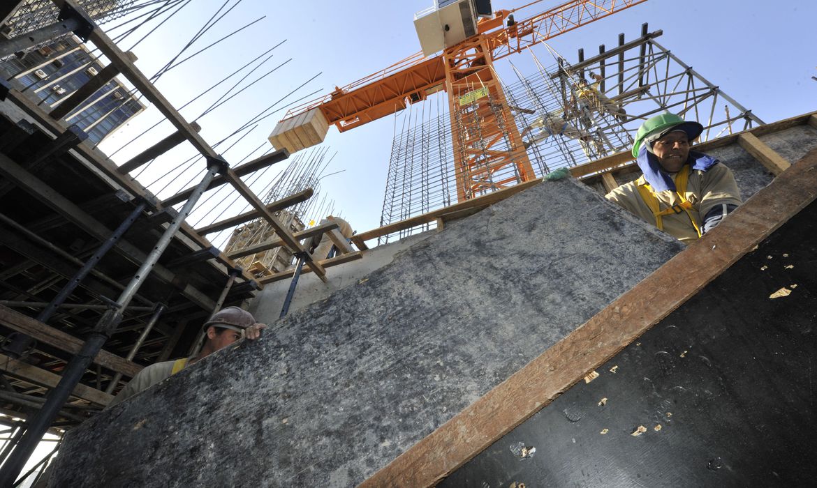 Inflação da construção civil acumula alta de 22% nos últimos 12 meses