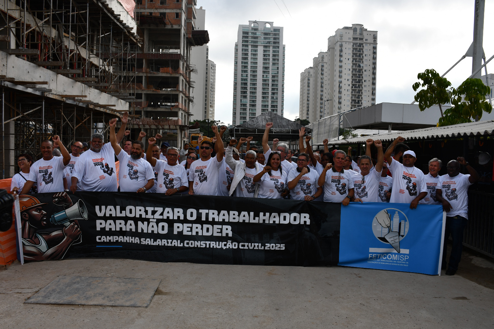 Lançada em SJC campanha salarial dos trabalhadores da construção civil, com manifestação em obra da MVituzzo