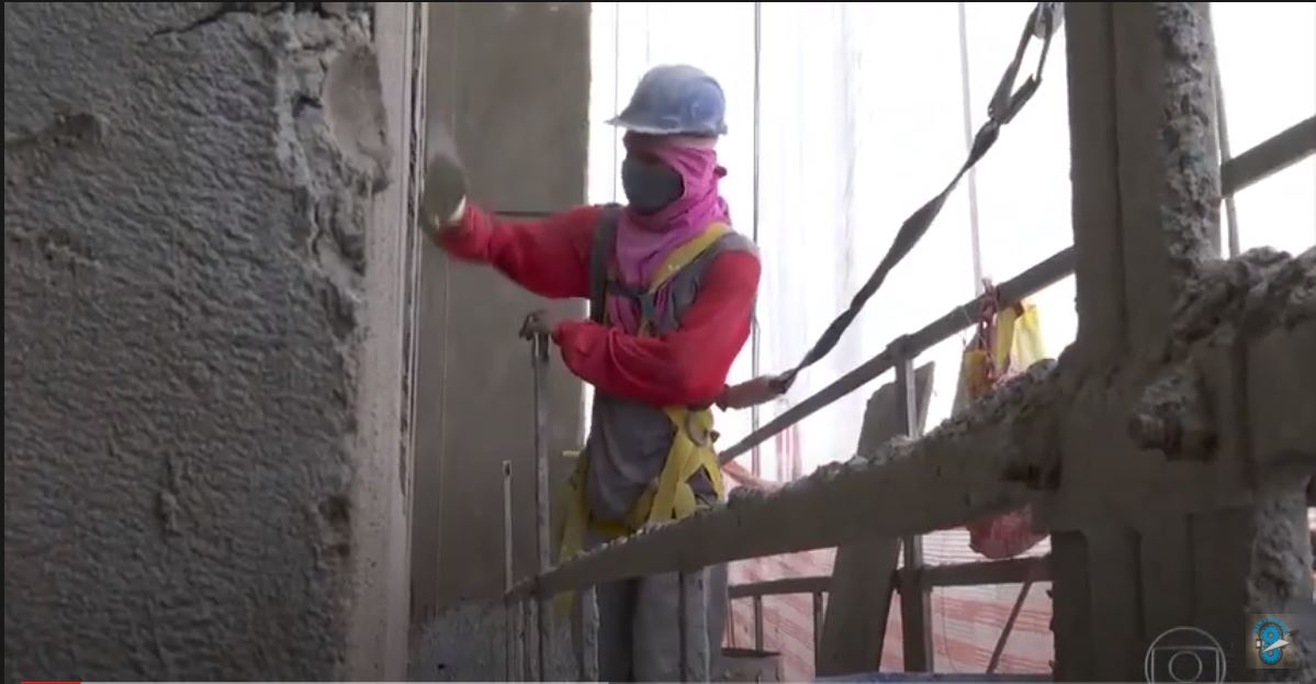 Na construção civil, trabalhadores com experiência começaram o ano recebendo propostas de emprego