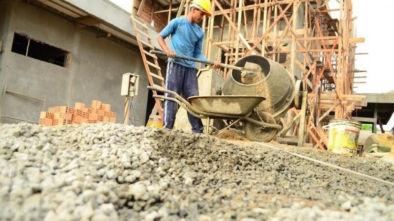 Inflação da construção civil acelera 0,73% em março, aponta FGV