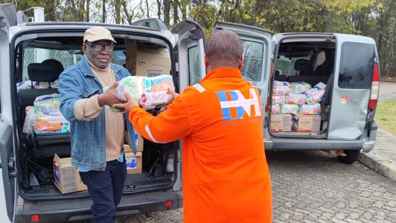 Greve na Bonfim Magalhães: trabalhadores paralisados recebem cestas básicas do Sintricom após serem abandonados sem salário, Petrobrás é conivente com a situação!